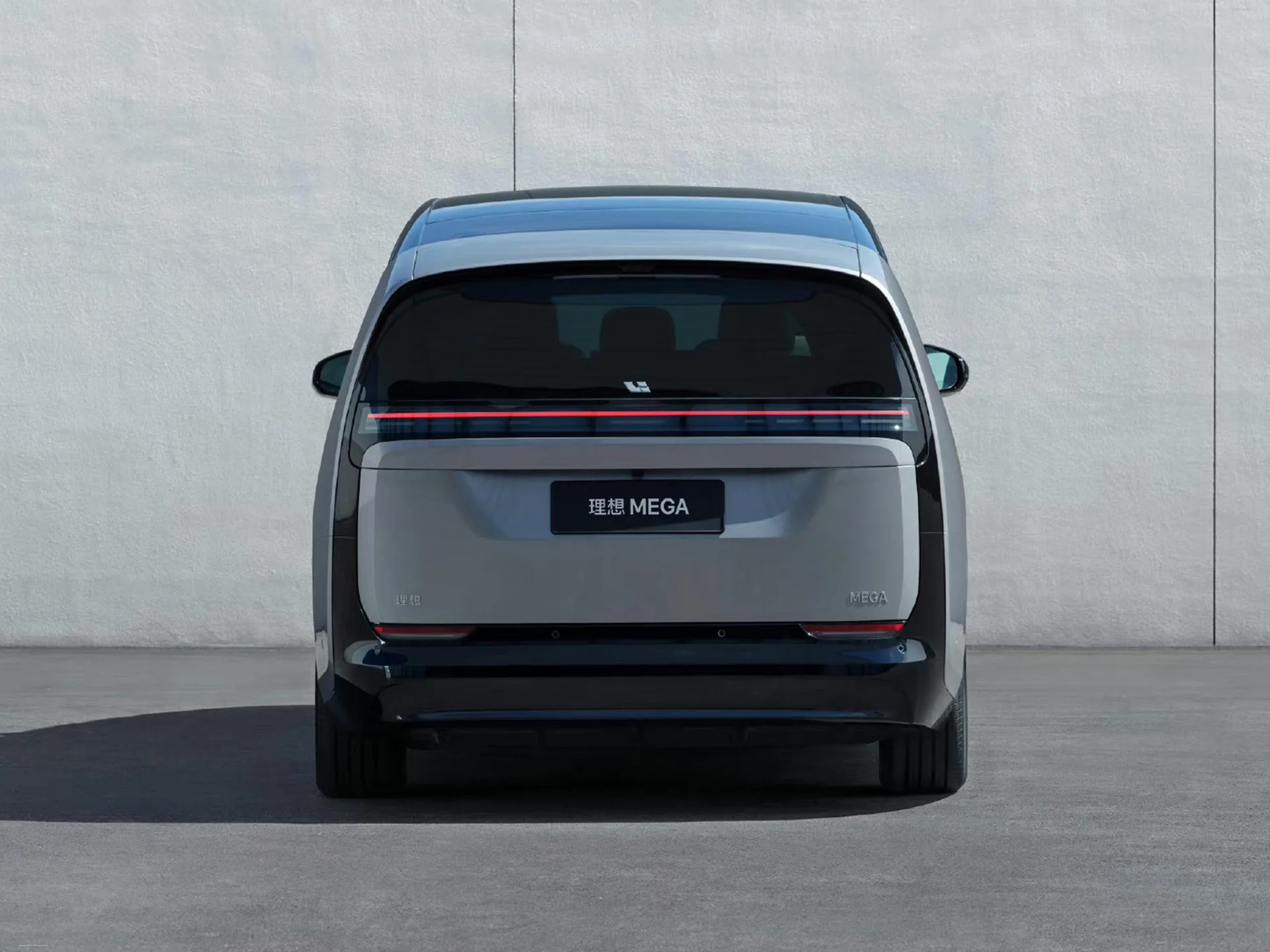 Li Auto MEGA exterior 3