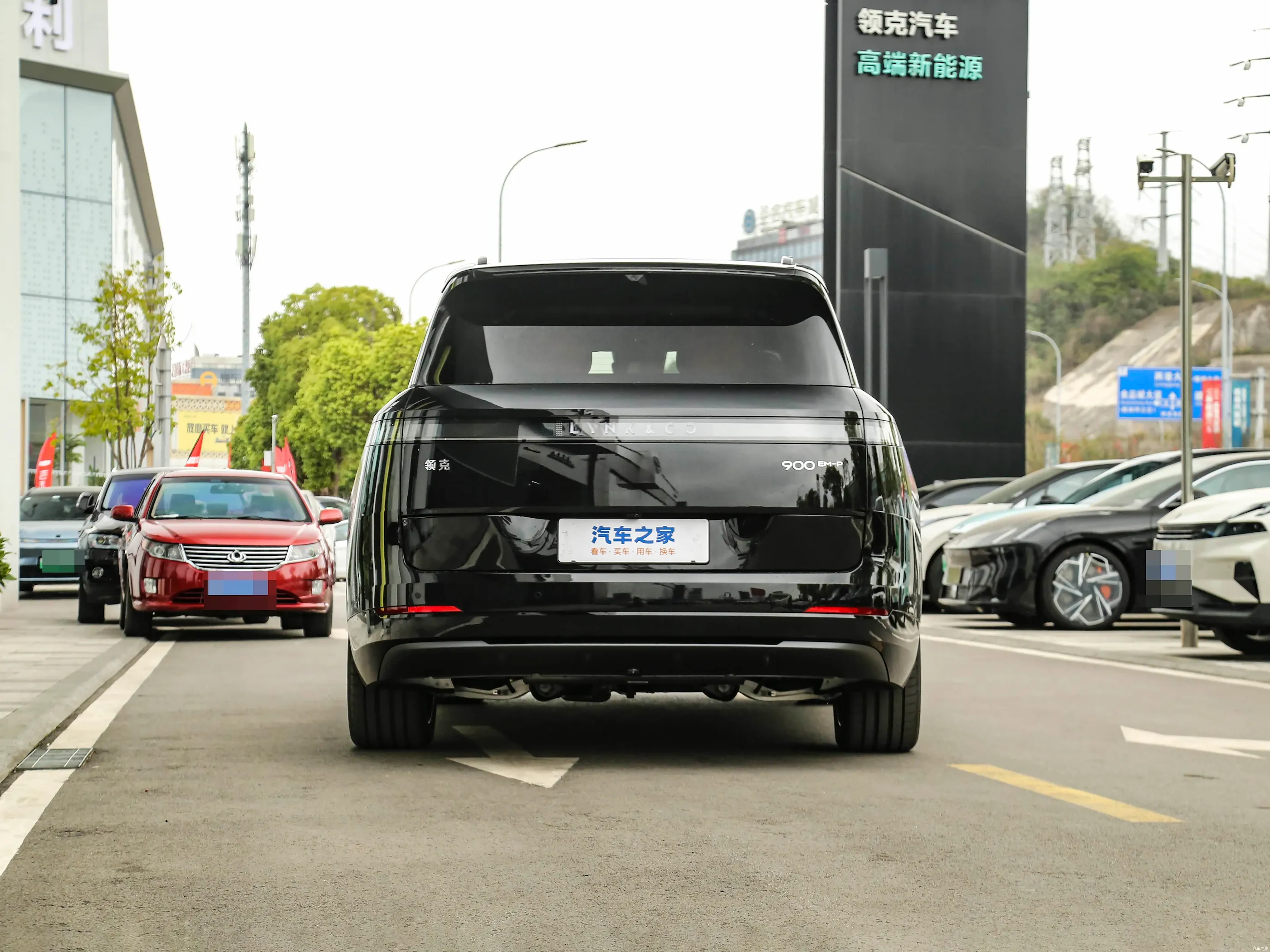 Lynk & Co 900 exterior 3