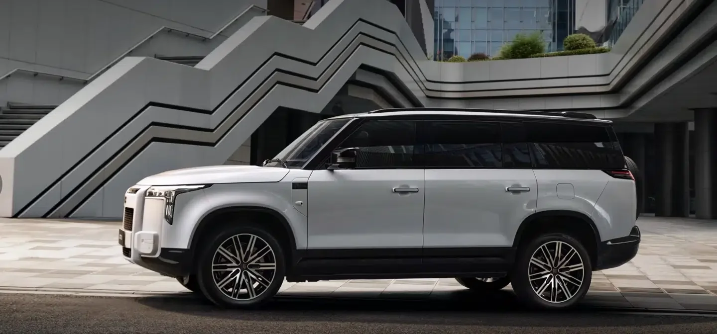 ROX Adamas exterior 3