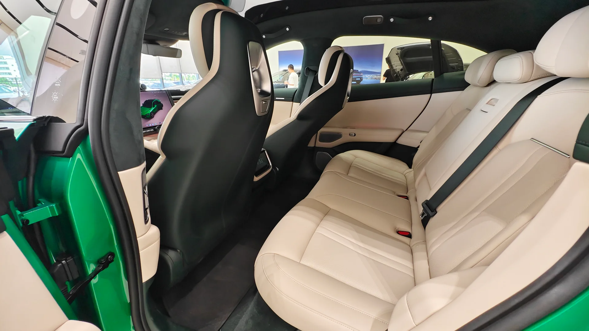Xiaomi YU7 interior 2