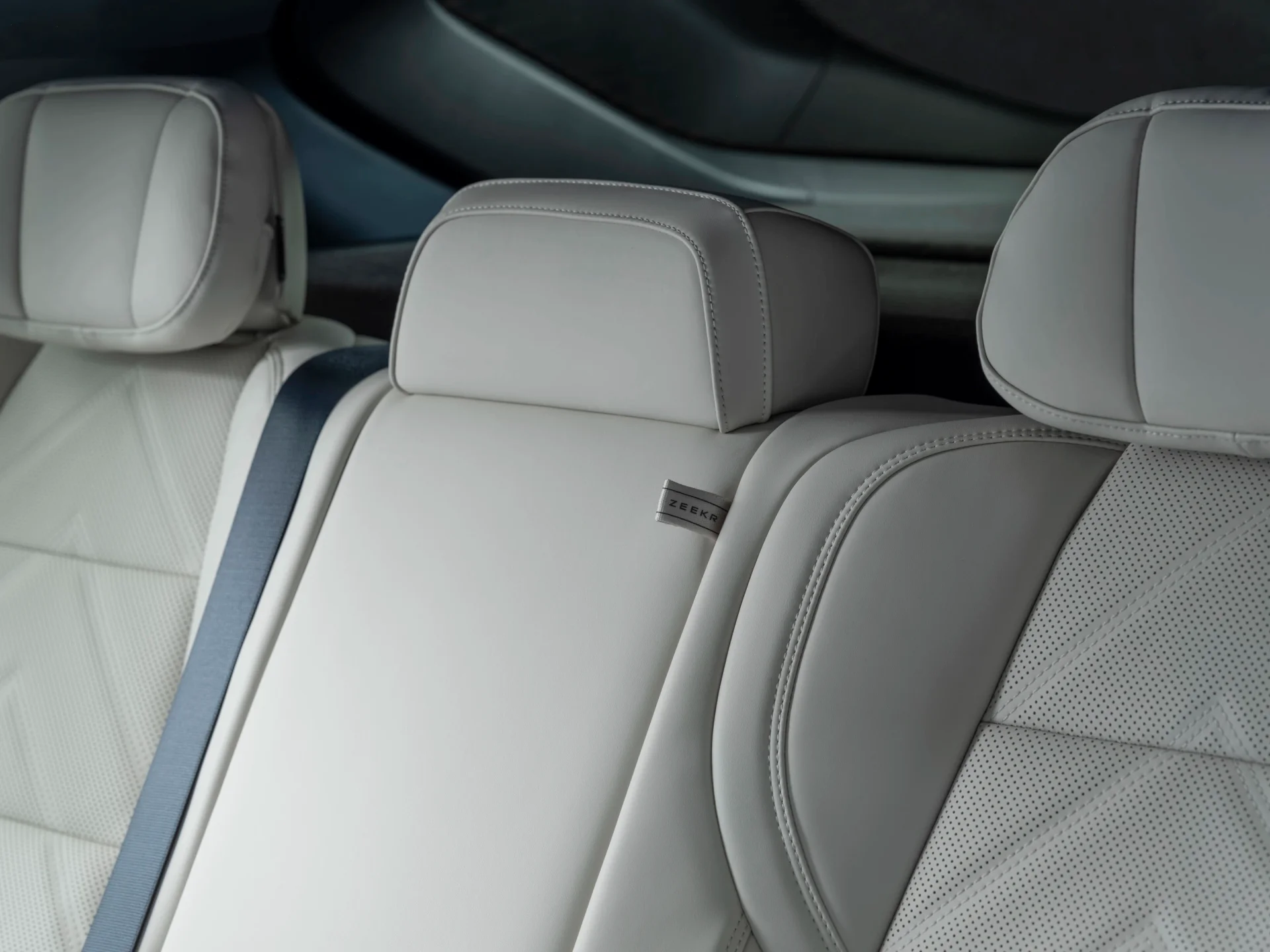 Zeekr 001 interior