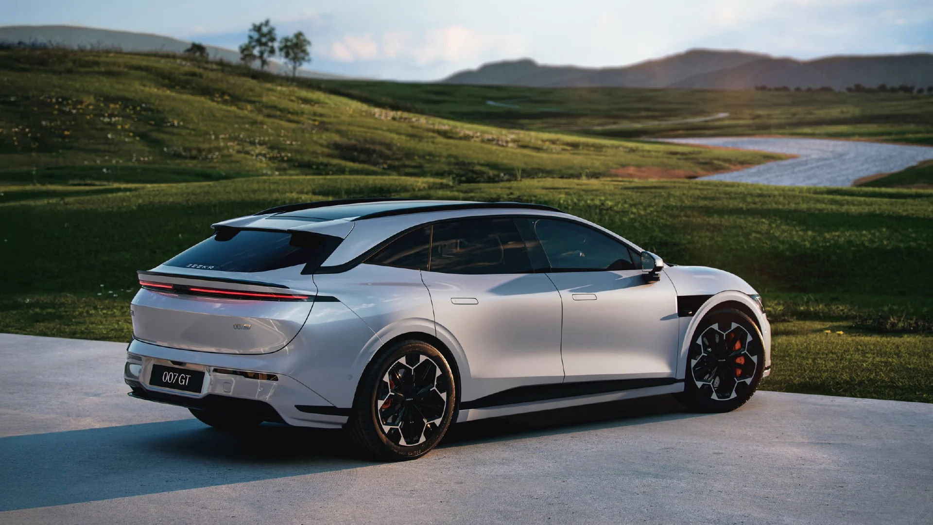Zeekr 007 GT exterior 2
