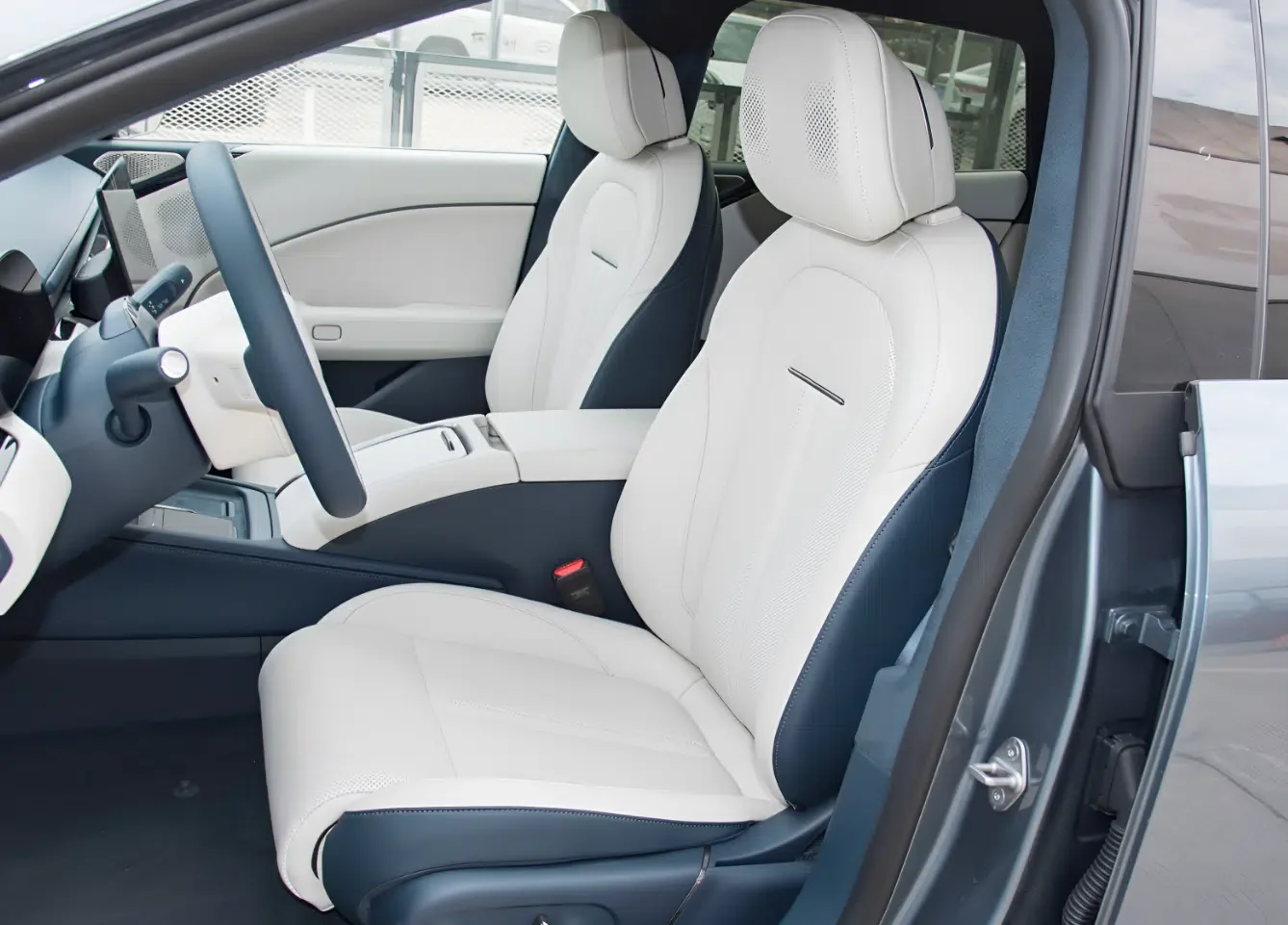 Zeekr 007 interior 1