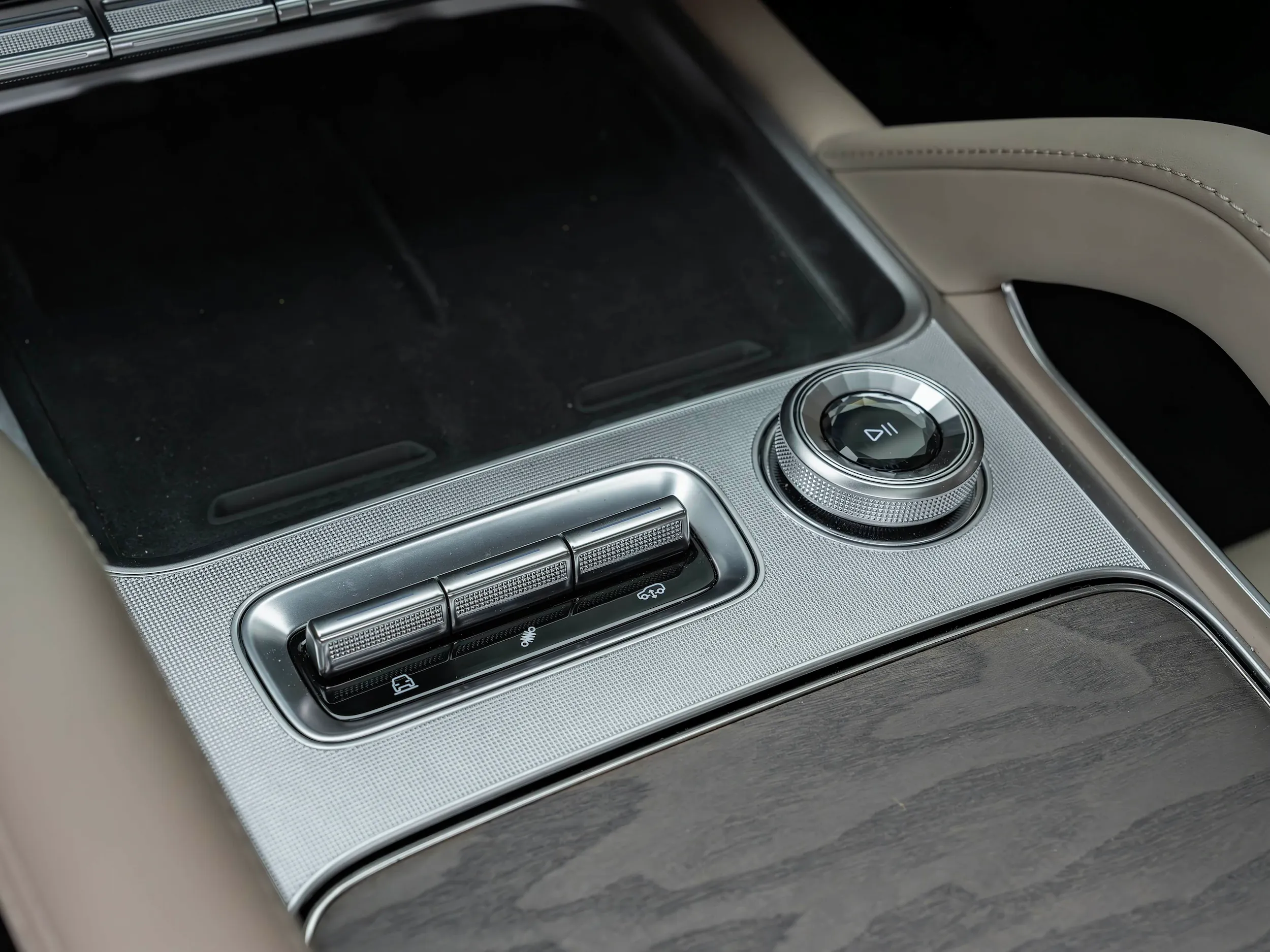 Zeekr 8X interior 4