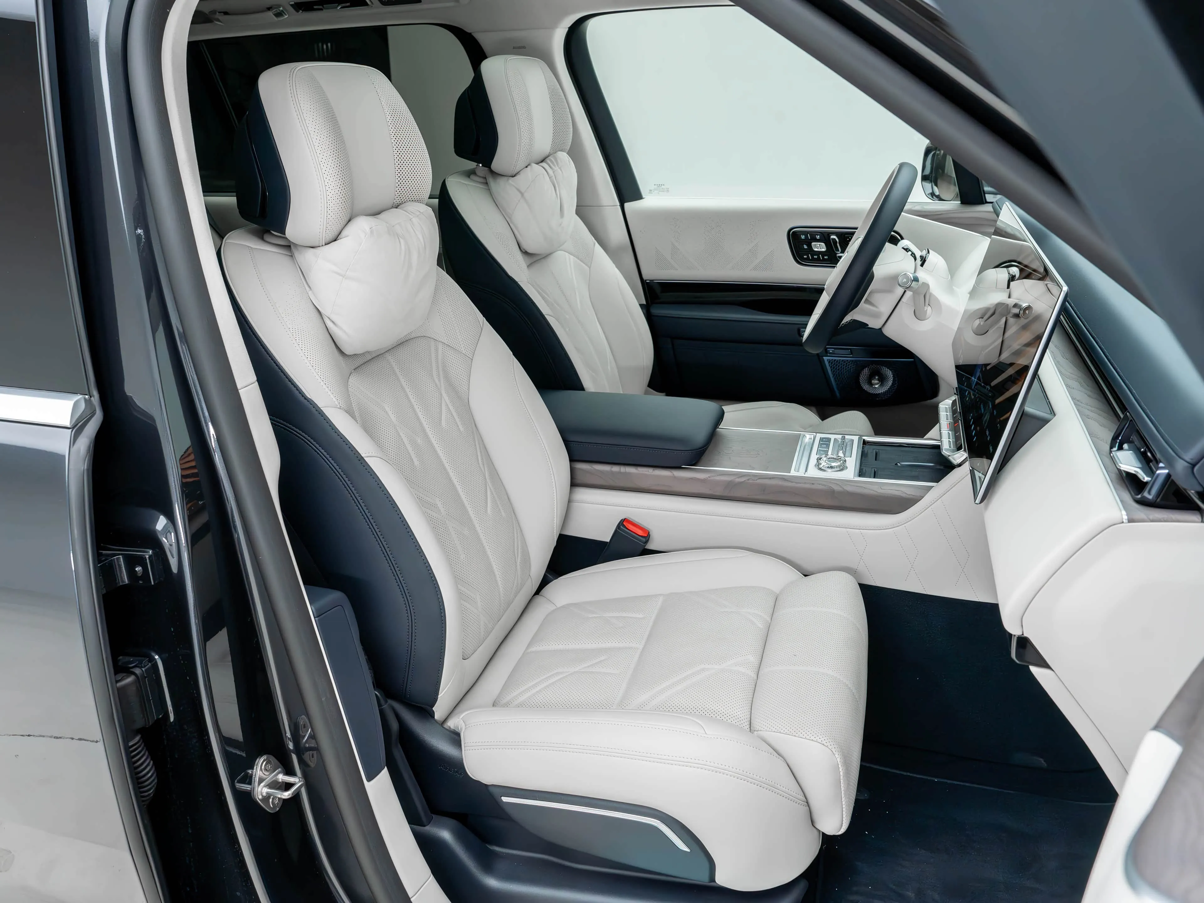 Zeekr 9X interior 1